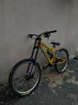 Bicicleta dabomb dirt bomb dh