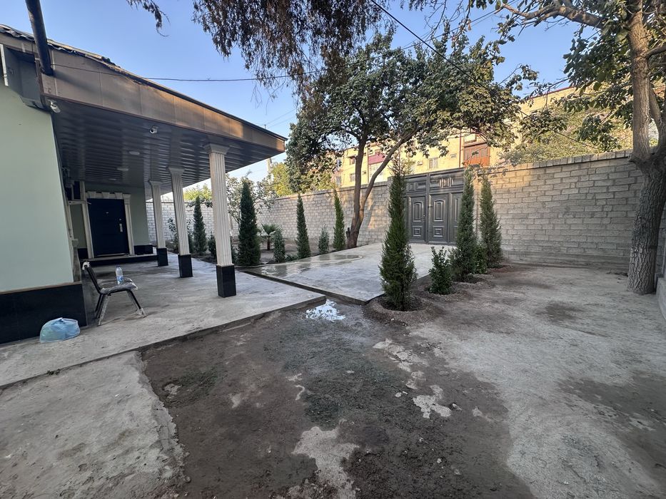 Продается под бизнес дом в центре города улица Лахути