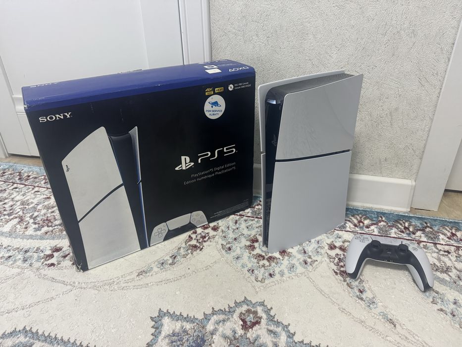 PS 5 slim + 4 игр, версия без дисковода