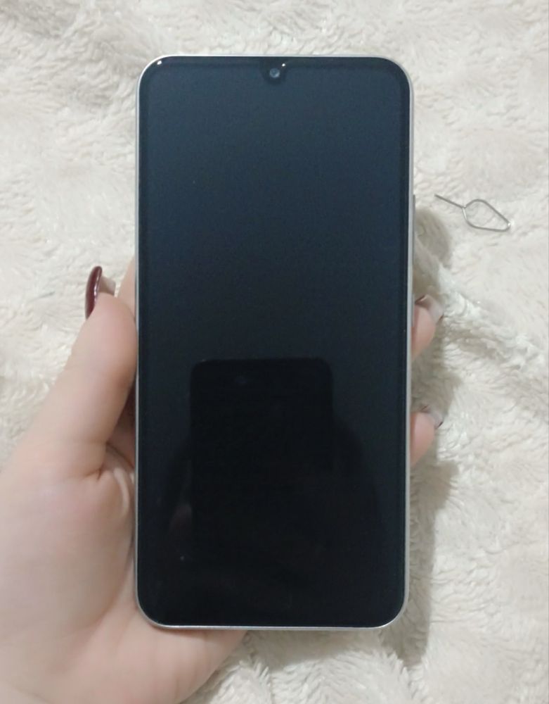 Samsung A34 в идеальном состоянии