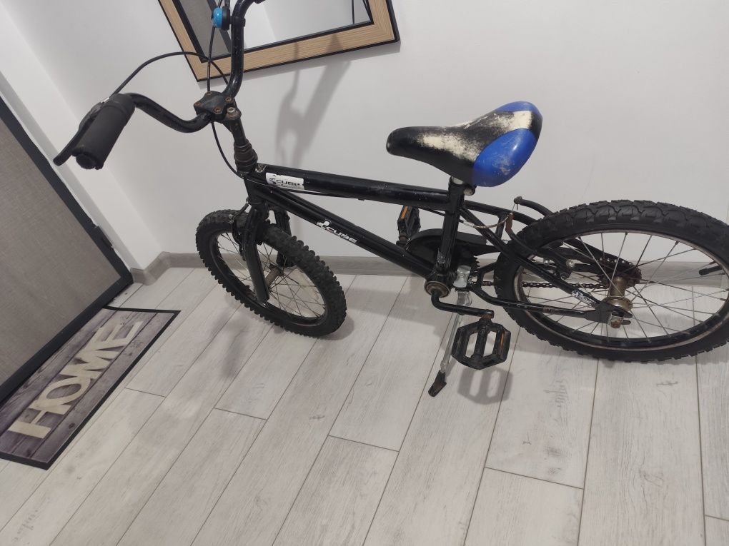 Vând bicicleta copii CUBE 6-8 ani