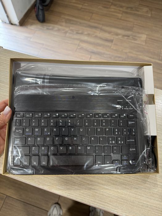 Husa + Tastaura IVEOPPE pentru Samsung Tab A9 Plus, NOUA!!!