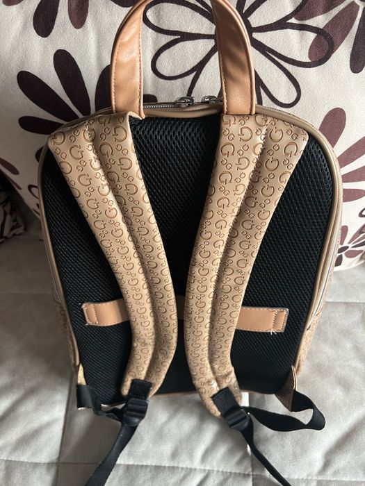 De vânzare rucsac Guess