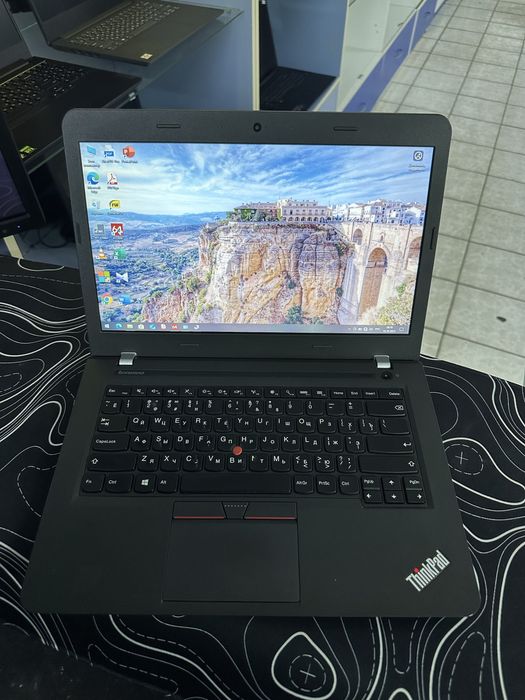 ThinkPad Core i3-6100 ОЗУ-8ГБ ССД-256ГБ емкотсь 85% в отличном состоян