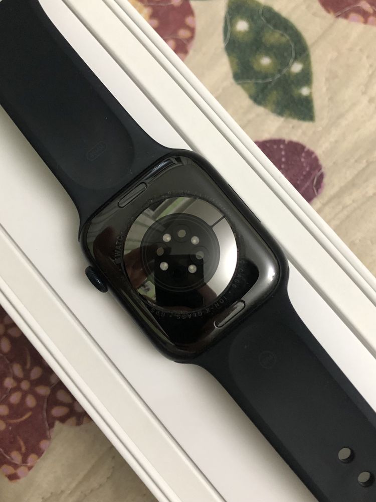 Часы Apple Watch series 7, 45mm