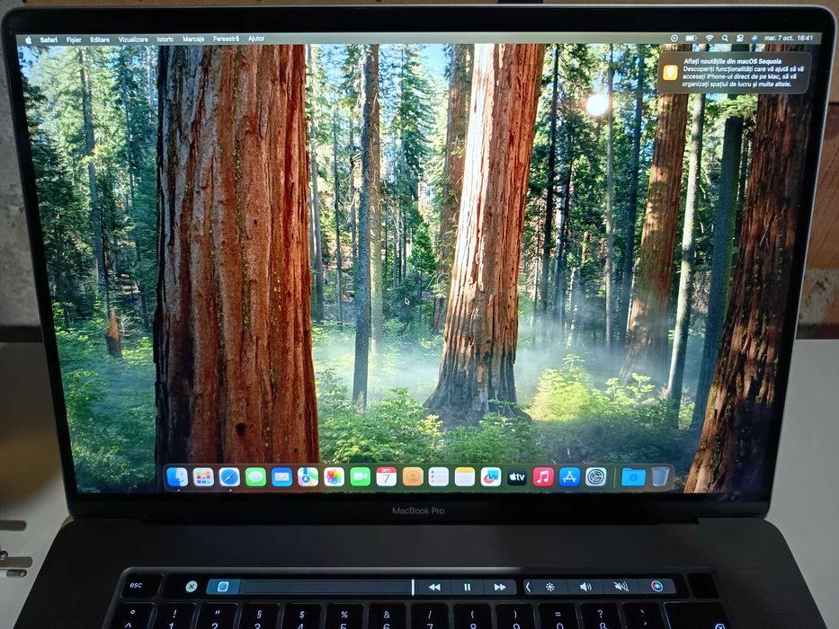 MacBookPro 16, i7, 32GB RAM + accesorii -perfect estetic si functional