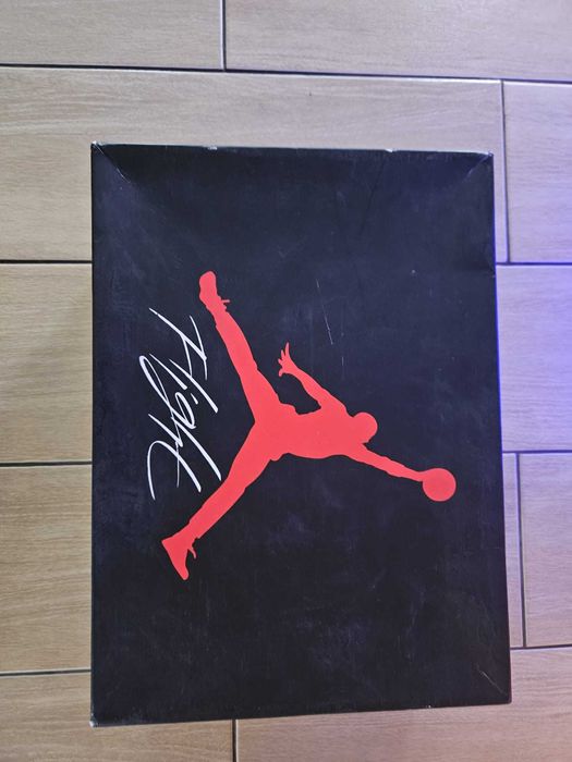 Jordan 4 Red thunder