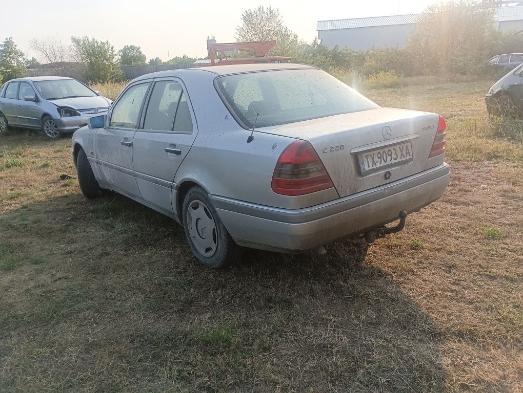 Мерцедес Mercedes w202 C220 Само на части!!!