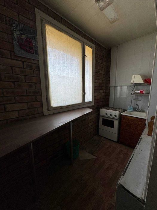 Продажа! 2 комн. 2/4 на массиве Куйлюк 1 Около 218 школы. 50м2. Балкон