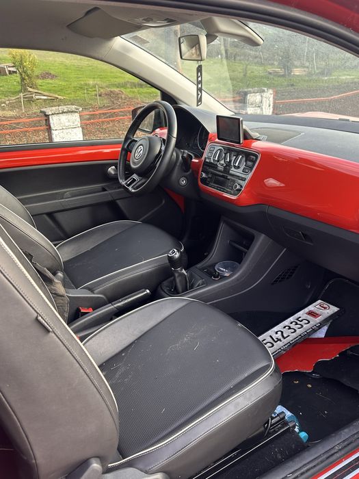 Volkswagen UP - цяла или на части