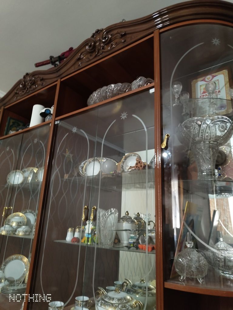 СРОЧНО продается стенка (без посуды) в хорошем состоянии