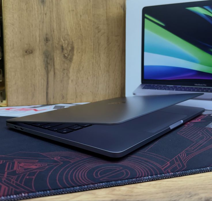 Macbook Pro M1 13inch 8/256GB Идеал