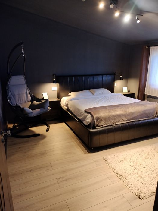 Vând apartament 4 camere cu etaj