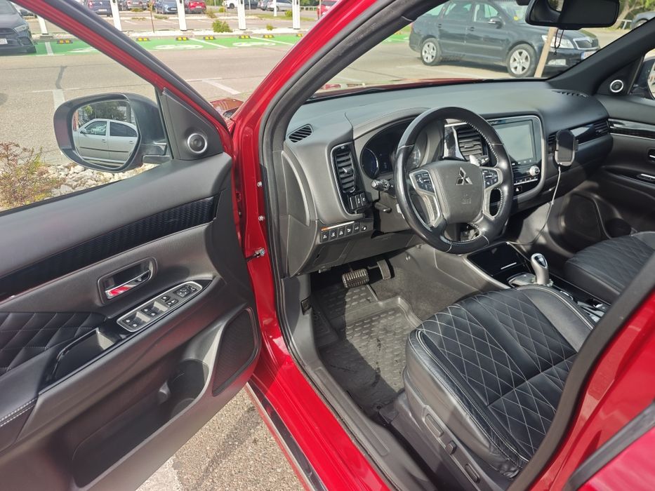 Mitsubishi MY20 Outlander  Plug-In Hybrid Instyle S05