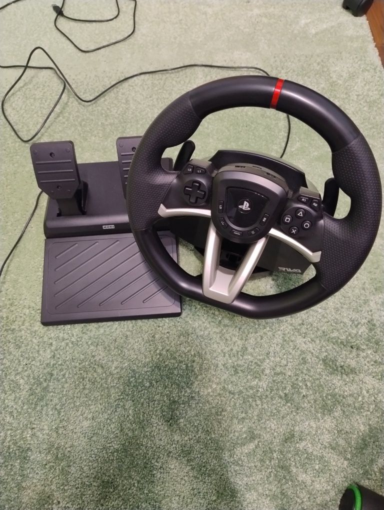 !!URGENT!! Vand volan hori compatibil cu PC/PS4/PS5