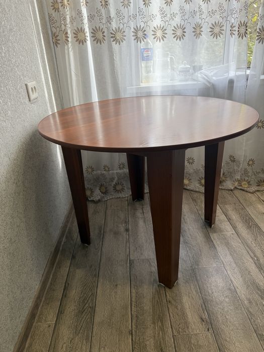 Продам стол круглый