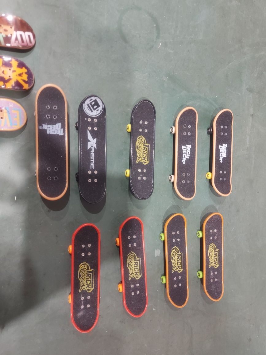 Mini skateboard pt deget