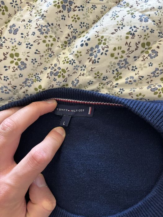 Продавам- Блуза Tommy Hilfiger