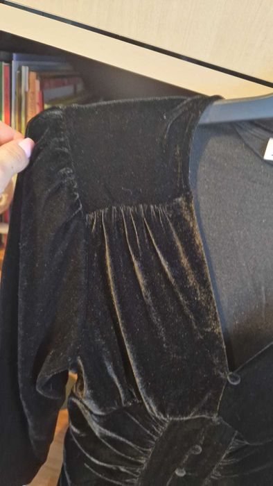 Rochie ZARA, mar.XS de catifea cu nasturi