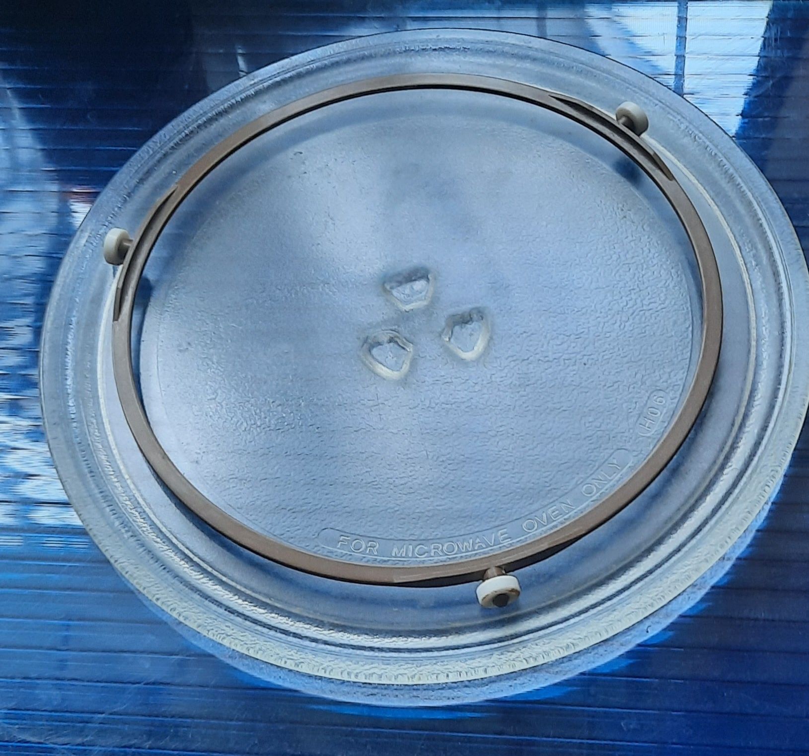 Микроволновка PANASONIC  серебристая  бу нерабочая. V=23л