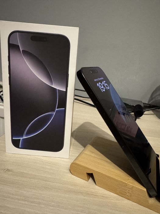 Vand/schimb iPhone 16 PRO MAX ( FACTURA+GARANTIE)