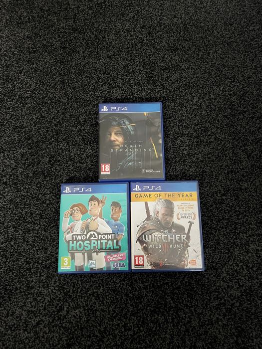 Playstation 4 с 2 джойстика и 3 игри