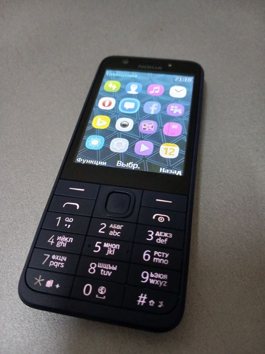 Legendarniy Nokia 230  sotiladi