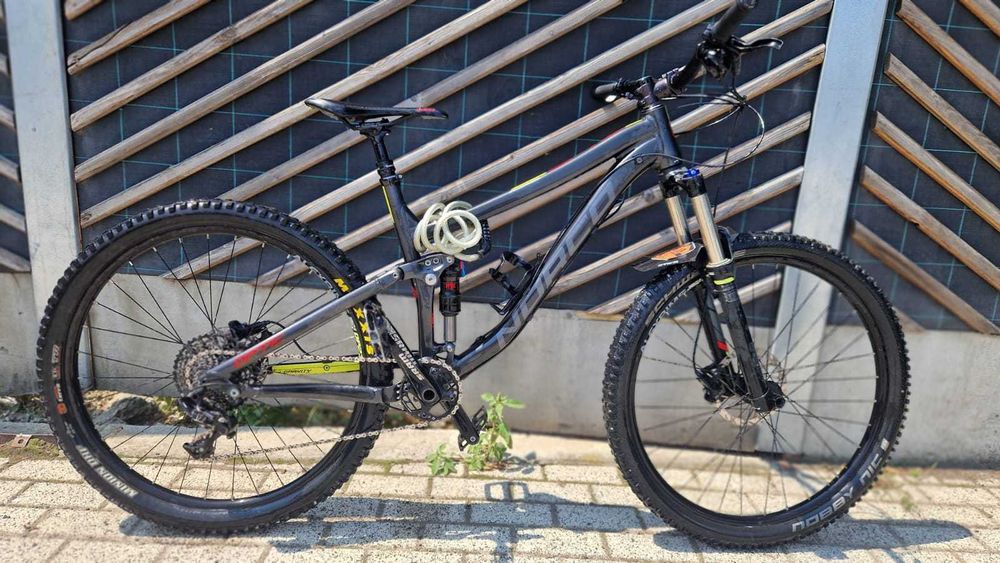 Vand bicicleta. A fost folosită .