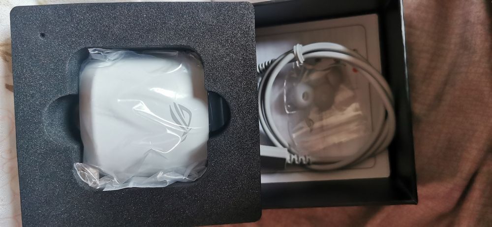 Asus Rog Centra True Wireless headphone