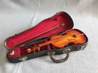 Малка сувенирна цигулка