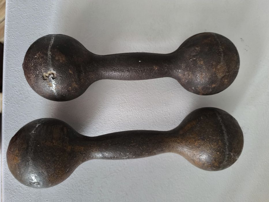 Продам гантели 2 штуки по 3кг