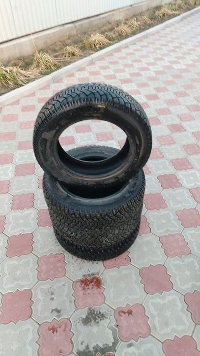 Продам зимний комплект резины