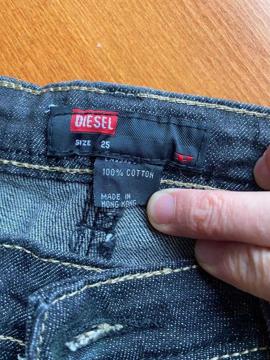 Два чифта чисто нови дънки, черни Diesel size 25(XS) и сини size34(XS)