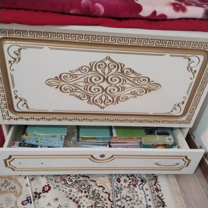 Сандық ағаштан жасалған