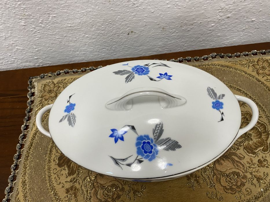 Порцеланов супник от чехословакия