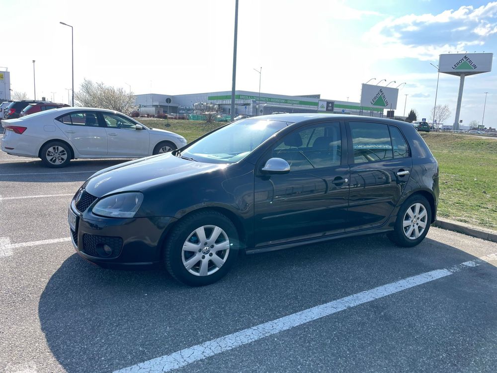 Vând Golf 5 2.0tdi