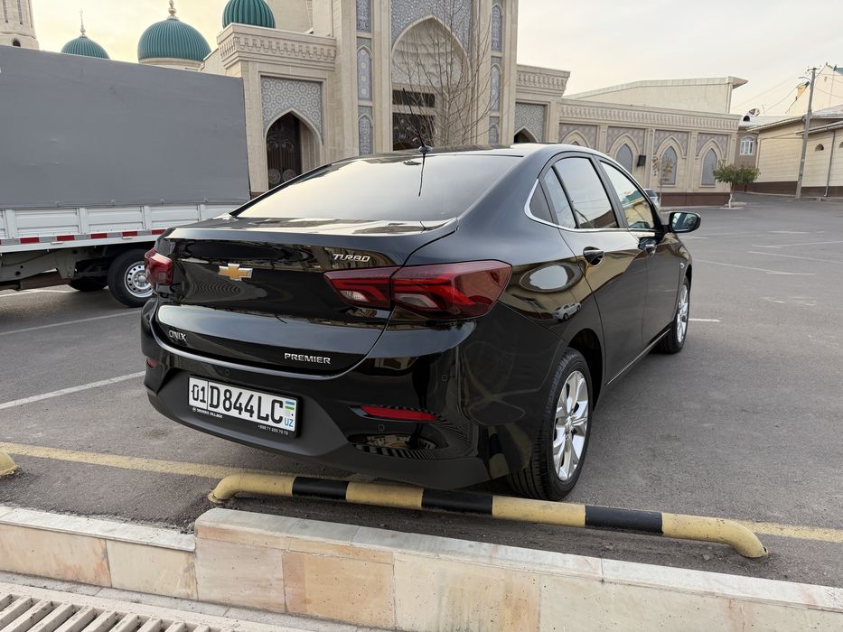 Arenda s vikupom Onix