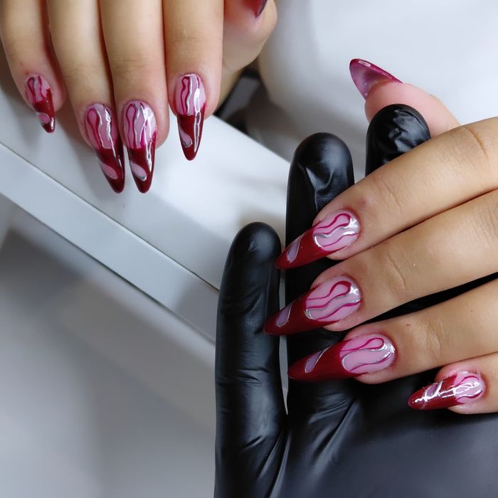 Маникюр на дому..