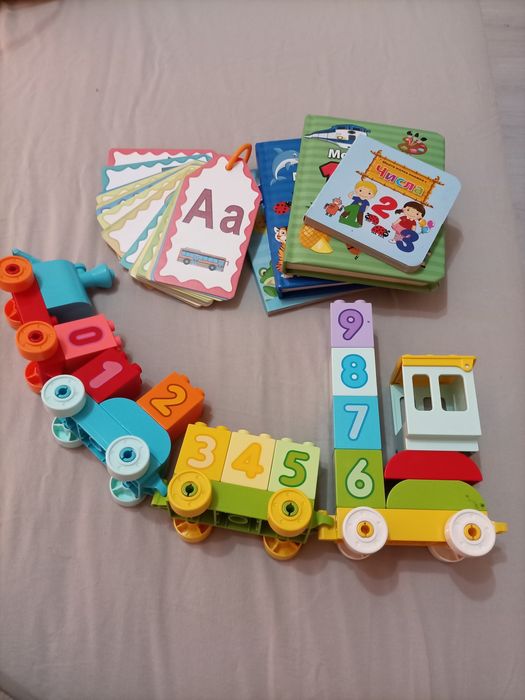 Детски книжки+Лего влак с цифри.
