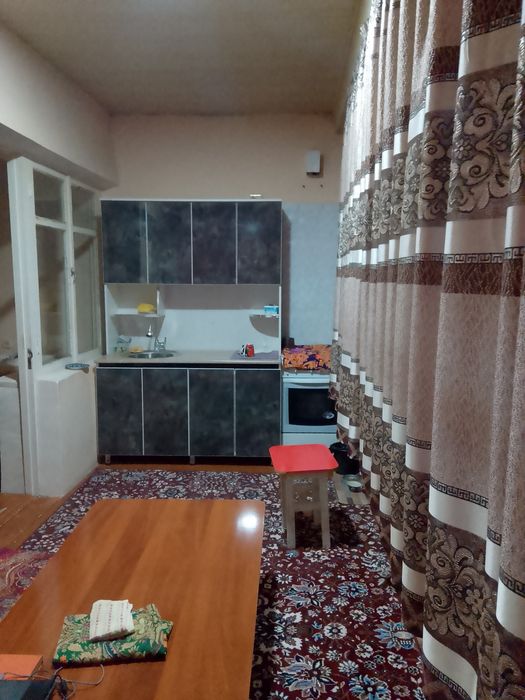 Квартира сотилади 3 хонали 4 этаж. Етти гузал