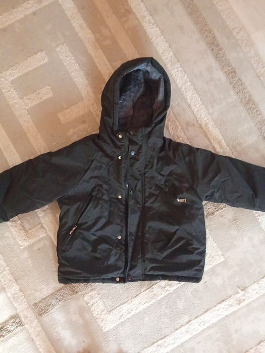 Продаеться куртка