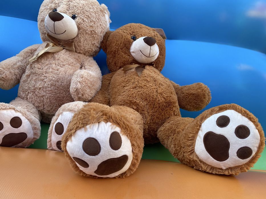 Големи плюшени мечоци – перфектният подарък за малки и големи!
