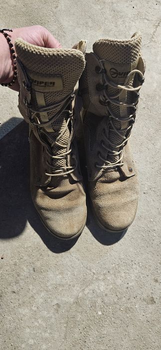 Vând bocanci vara viper . Mărimea 43