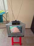 Телевизор, DVD плеър и DVB-T приемник.