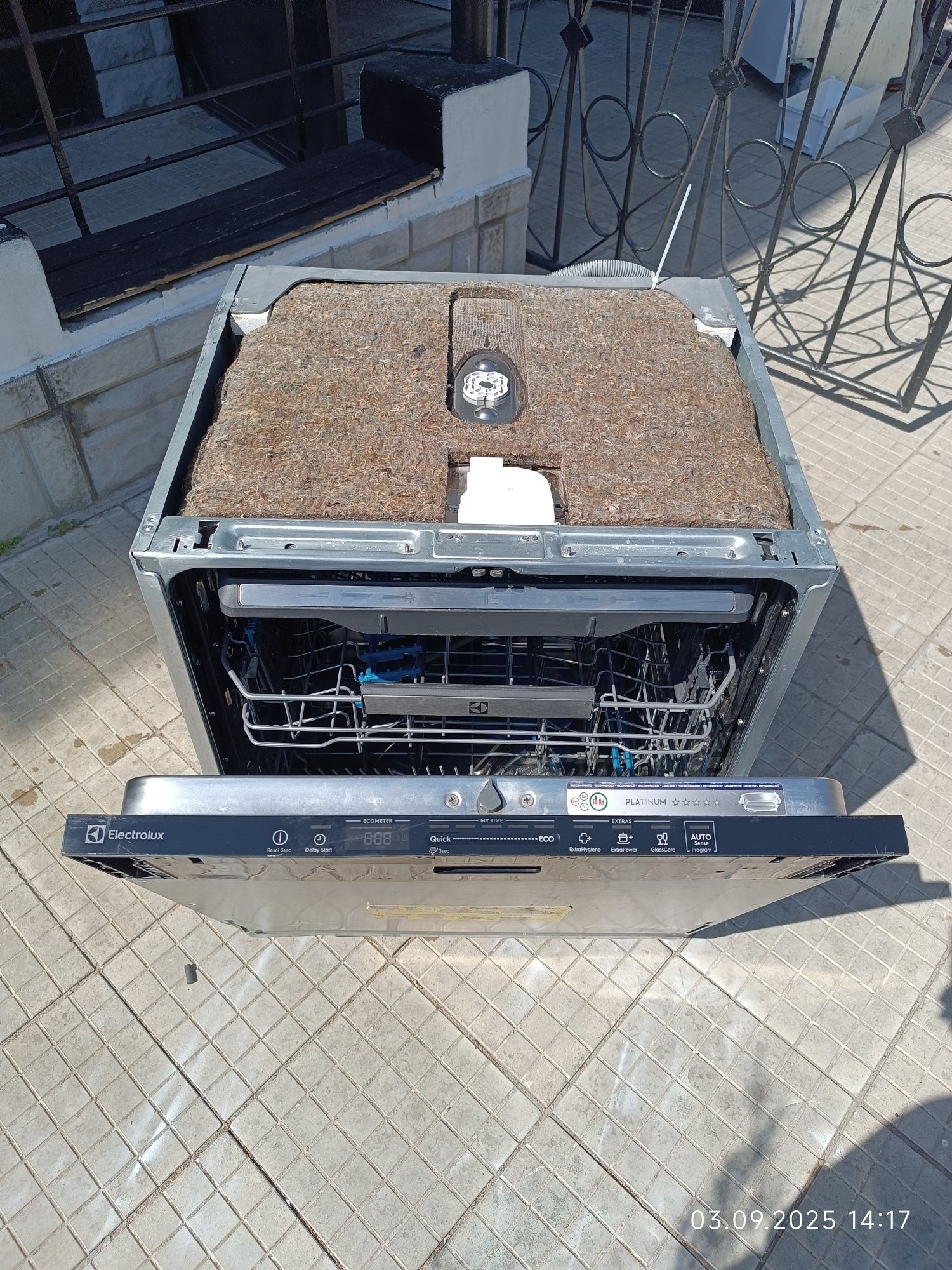 Съдомиялна за пълно вграждане electrolux