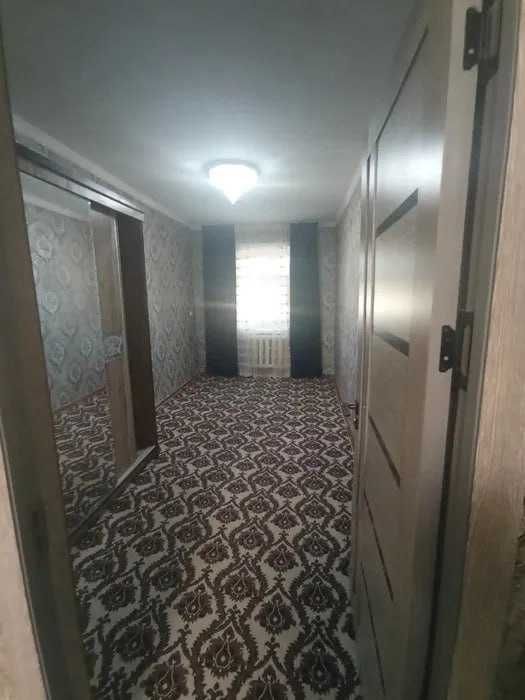 Сдаётся в долгосрочную аренду 2х ком 2 этаж 4 этажный дом. метро Новза