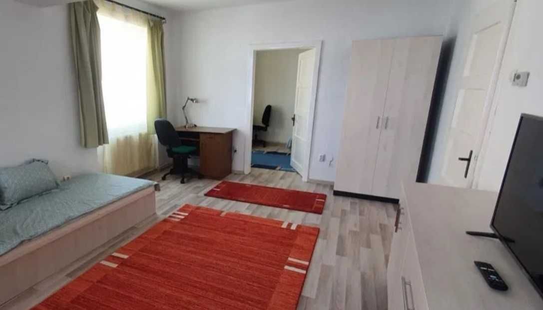 Дава се под наем Едностаен апартамент в Пловдив, Изгрев - 45 кв.м за 153 € - Снимка #1