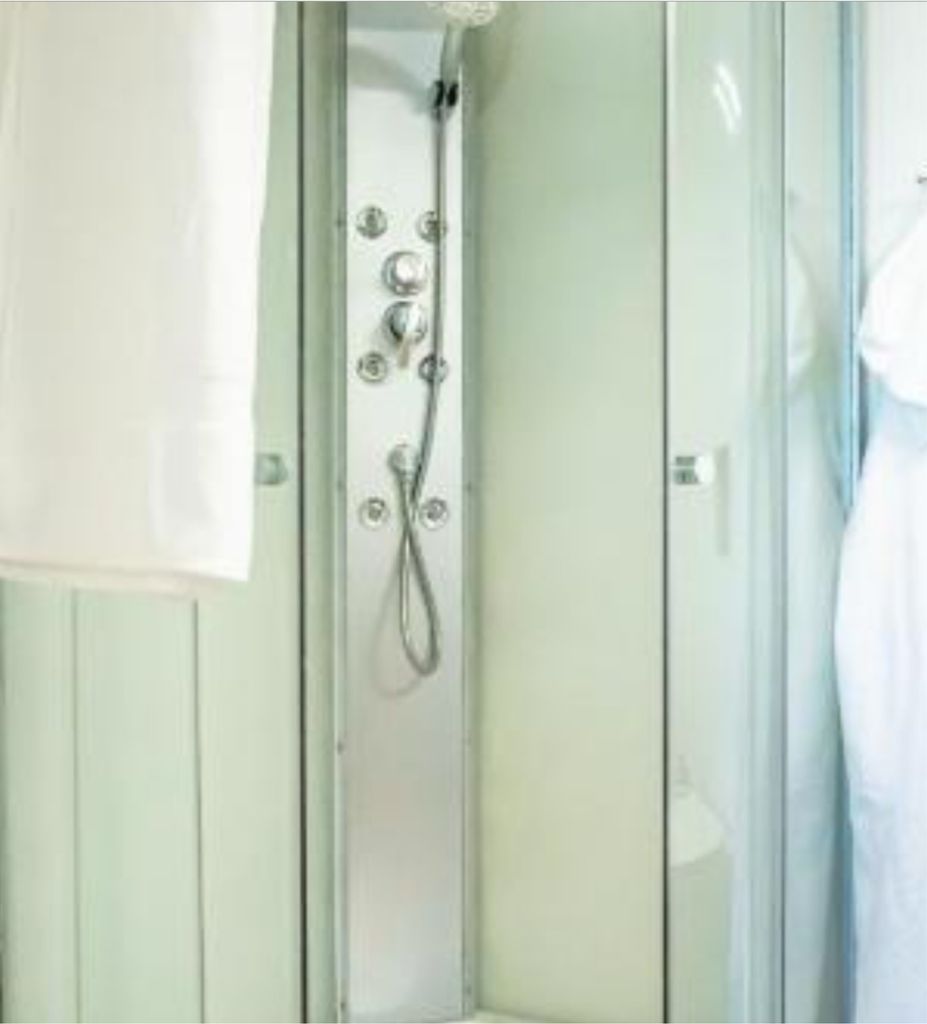 Продава се Тристаен апартамент в Варна, ВИНС - 108 кв.м за 3982 €/кв.м - Снимка #11