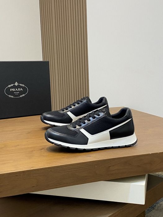 Adidasi Prada , calitate premium , pe comanda , 44 , noi