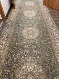 Дорожка ковровая, чистая шерсть, плотная. Размер 4 метра 80 см.